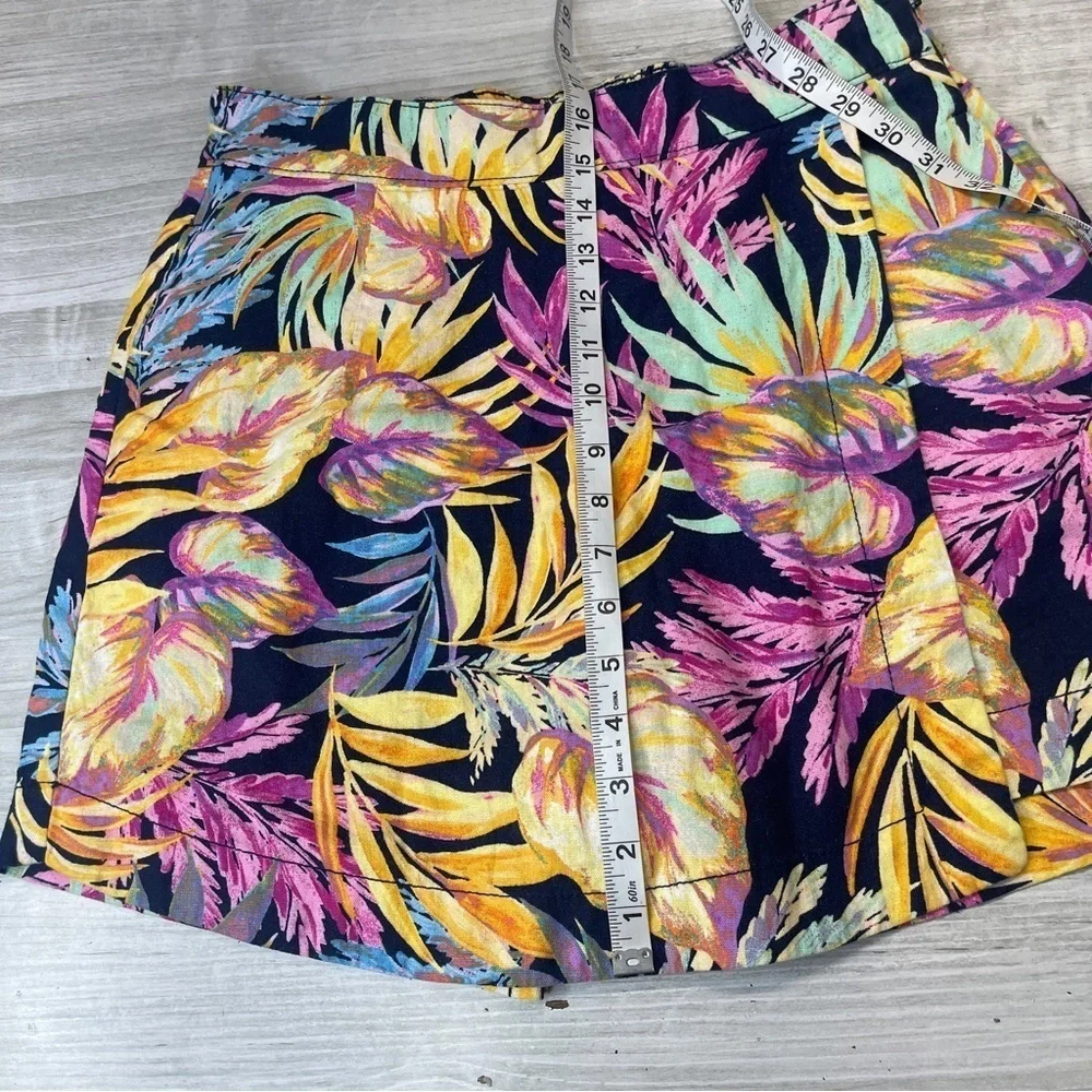 St. John’s Bay Linen Blend Wrap Skort Tropical Coastal Palm Leaf Women’s size 8